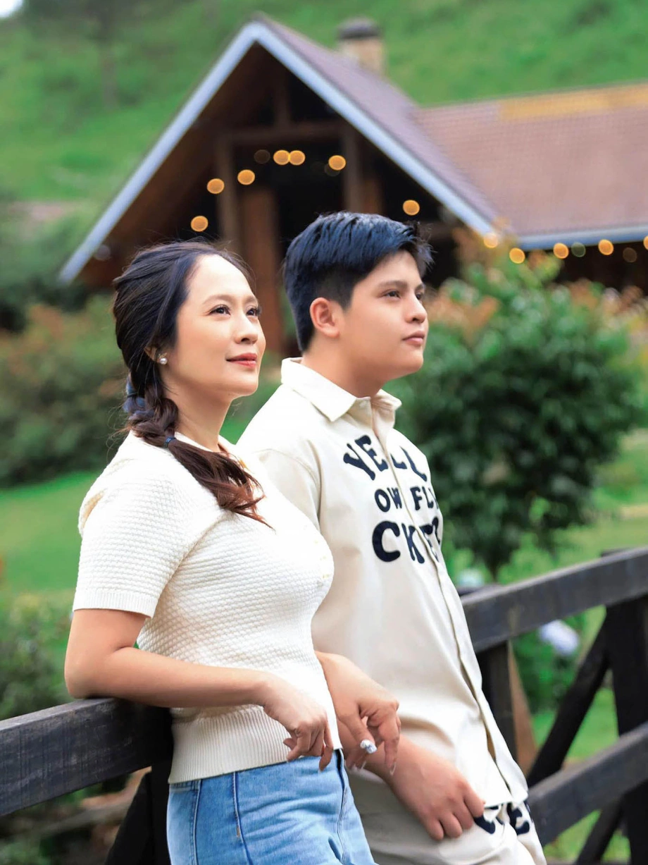 2 nữ diễn viên cùng tên amp;#34;đẹp như ngọcamp;#34;: Người là NSND nổi danh đình đám, người 5 năm ở ẩn chăm con - 12