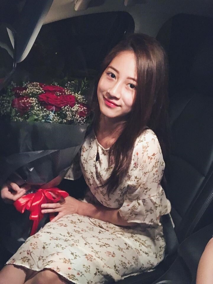 Người đẹp có phong cách nhẹ nhàng, thu hút người đối diện.