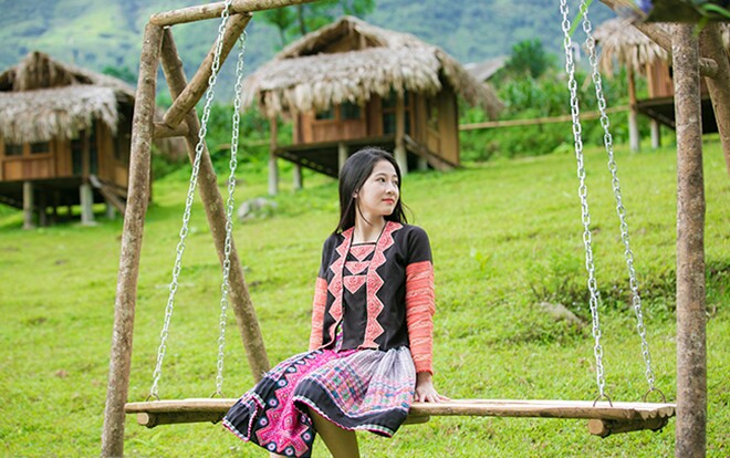 Hot girl gây ấn tượng với bộ ảnh diện trang phục dân tộc.