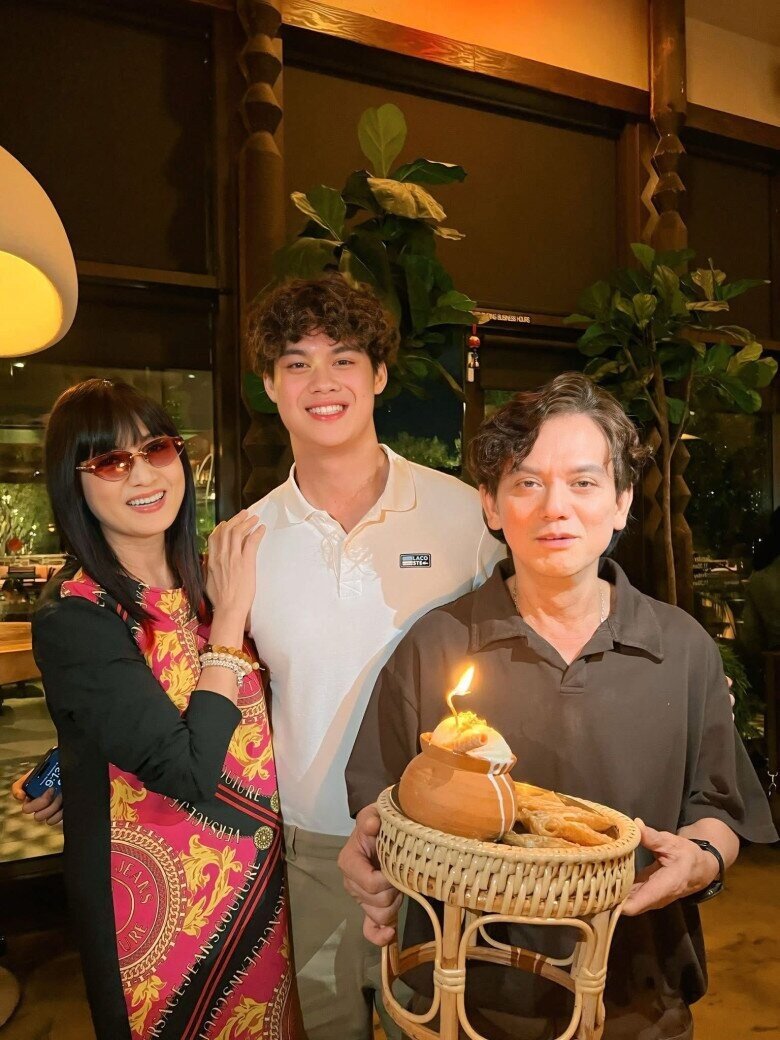 Gia đình của Hiền Mai: Nữ diễn viên hạnh phúc khi con trai trưởng thành.