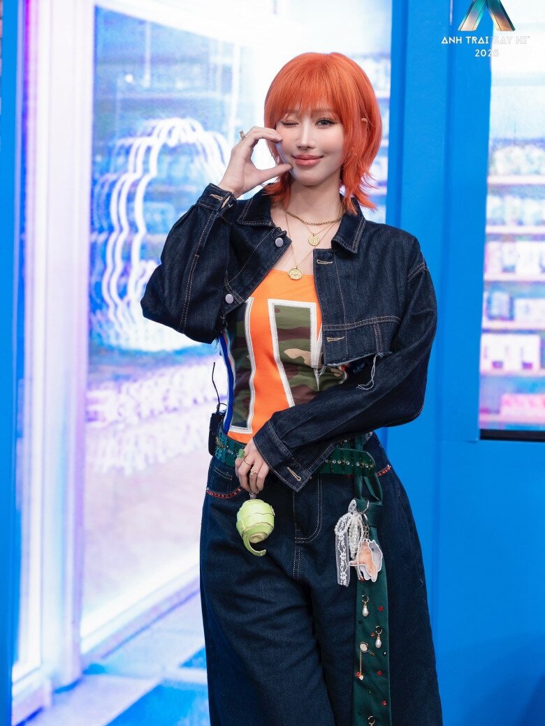 Min tham gia làm khách mời trong Anh Trai Say Hi mùa 2.