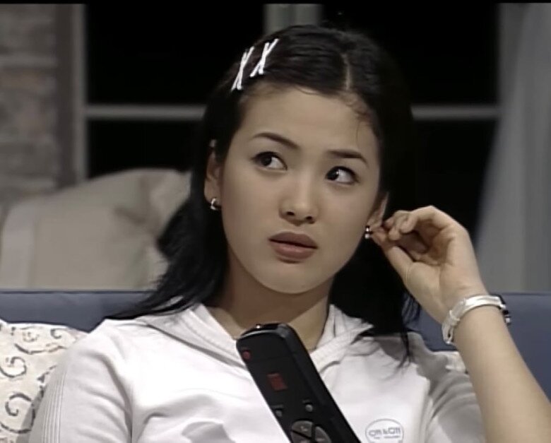 Nhan sắc trong veo thời thiếu nữ của người đẹp.