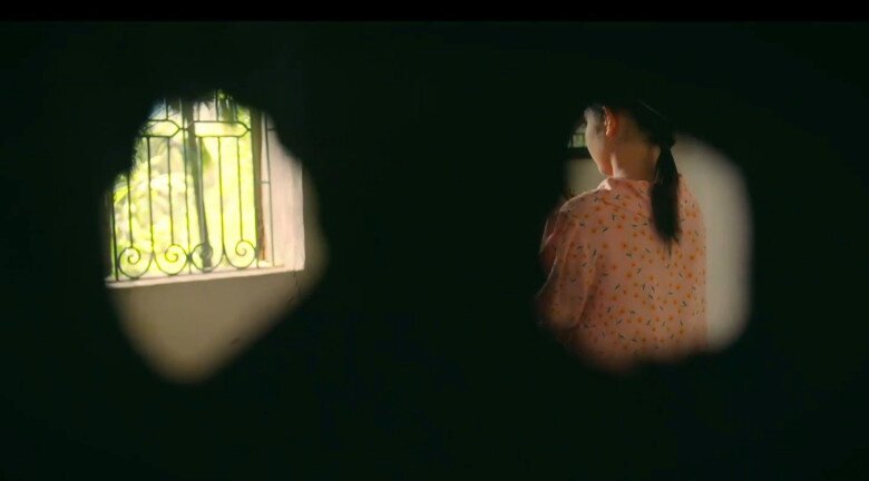 Bé gái ra đi đột ngột trong Cách Em 1 Milimet: Từng đóng chung với Hồng Diễm, ngoài đời mặt xinh như búp bê - 2