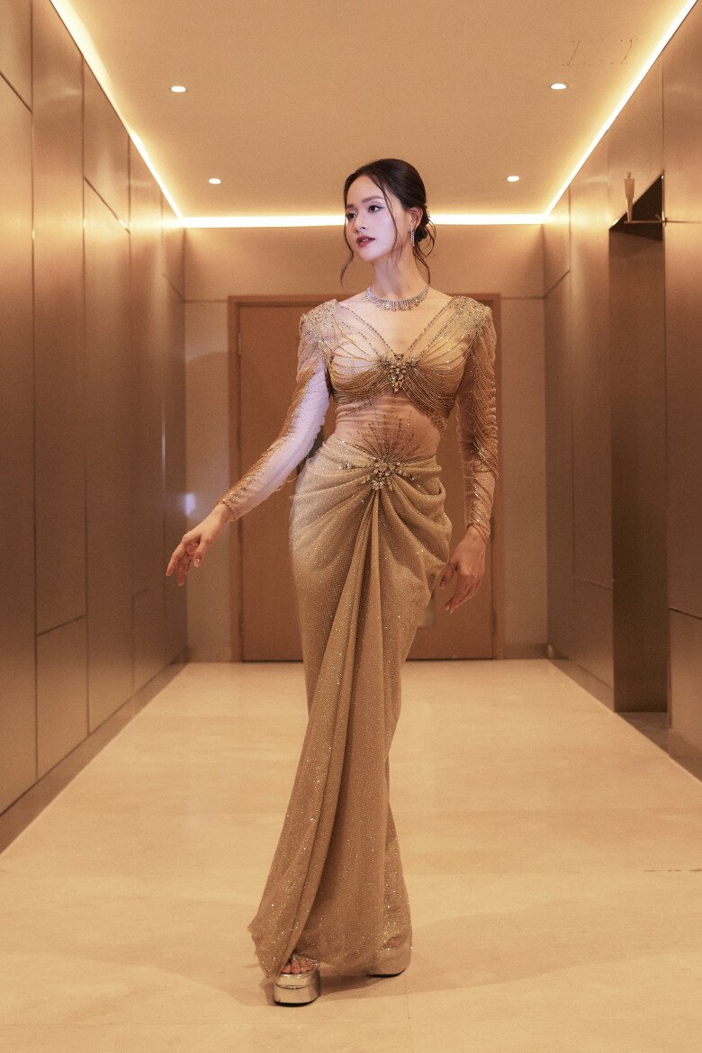 Lan Phương rạng rỡ, tràn đầy sức sống sau khi ly hôn.