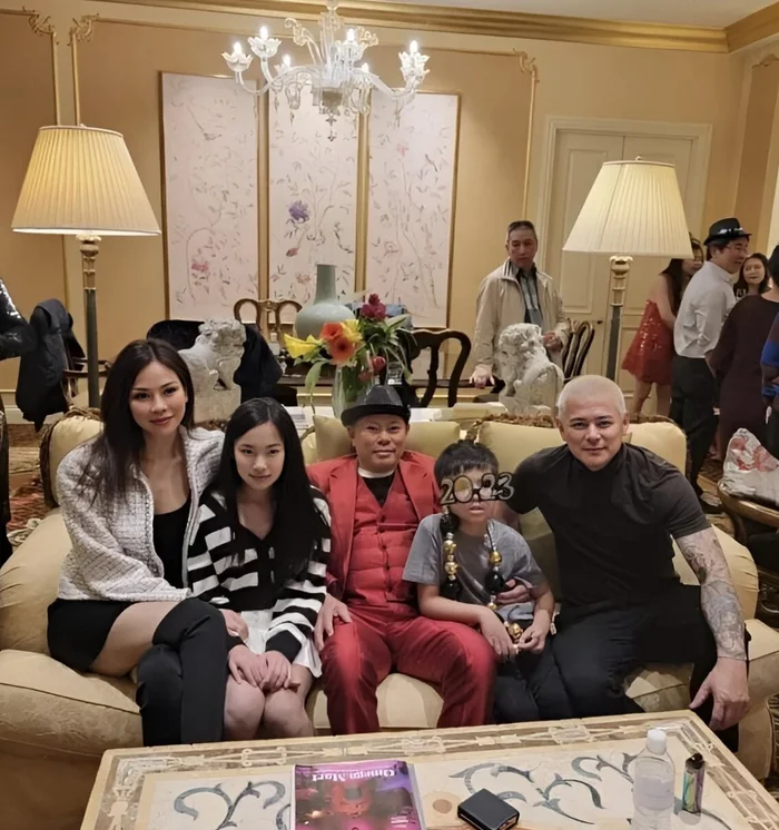 Gia đình Lan Phương bên bố chồng tỷ phú.