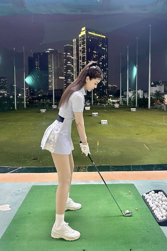 Bà mẹ 2 con giữ gìn vóc dáng đẹp nhờ chăm thể thao.