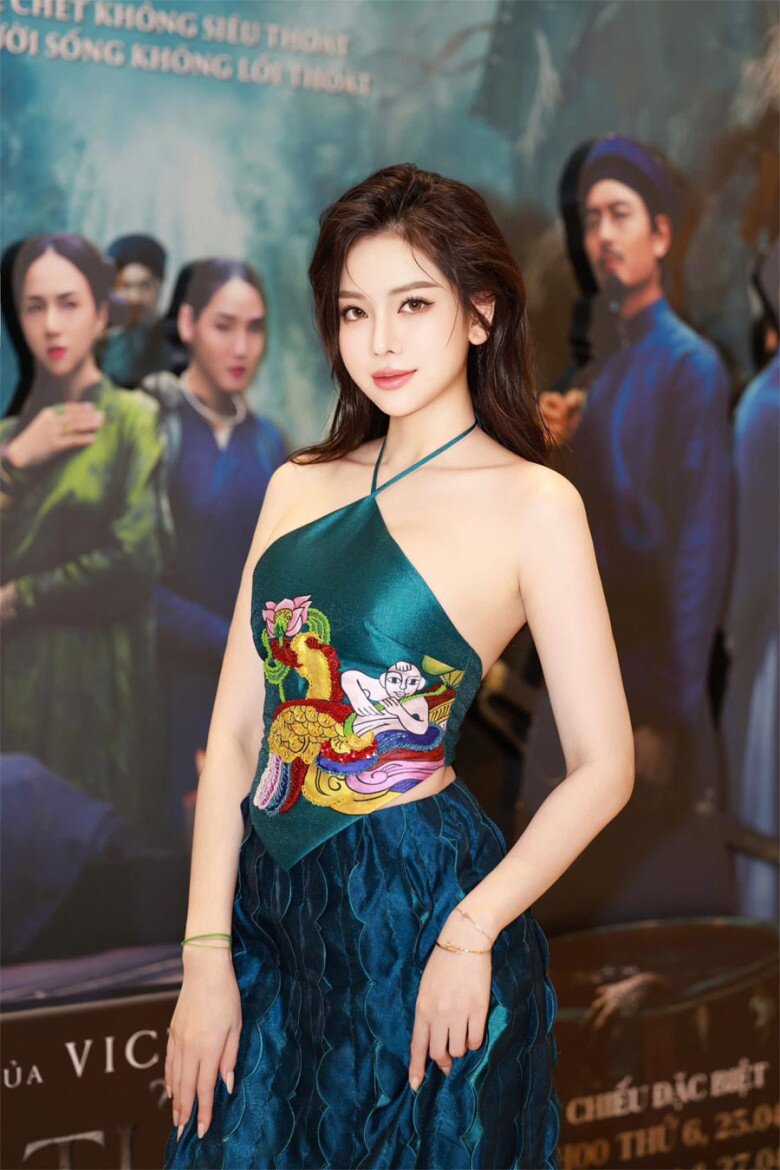 Mỹ nhân về Việt Nam làm nhà đầu tư phim điện ảnh mát tay.