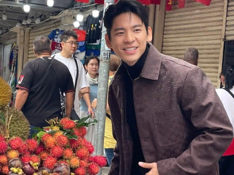 Mỹ nam Đài Loan Lâm Bách Hoành dạo chợ Bến Thành