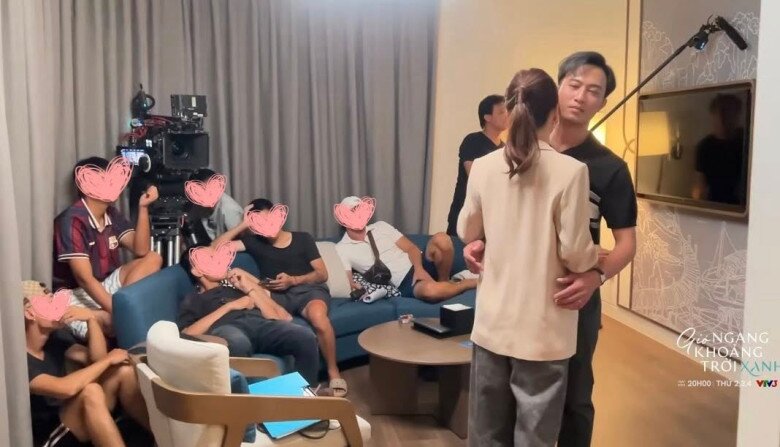 Hậu trường cảnh rất là riêng tư luôn mà Lan Phương đề cập.