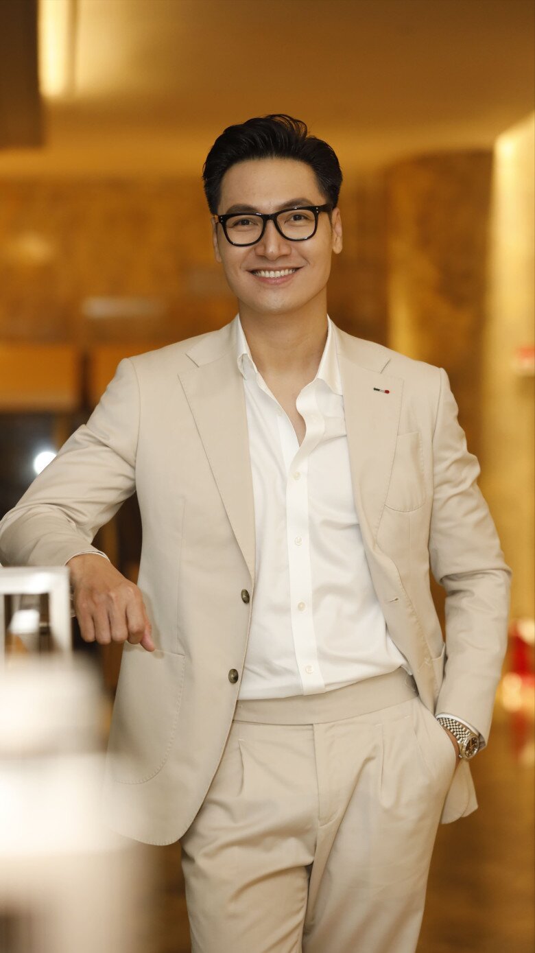 Mạnh Trường trong buổi ra mắt phim Lằn Ranh.