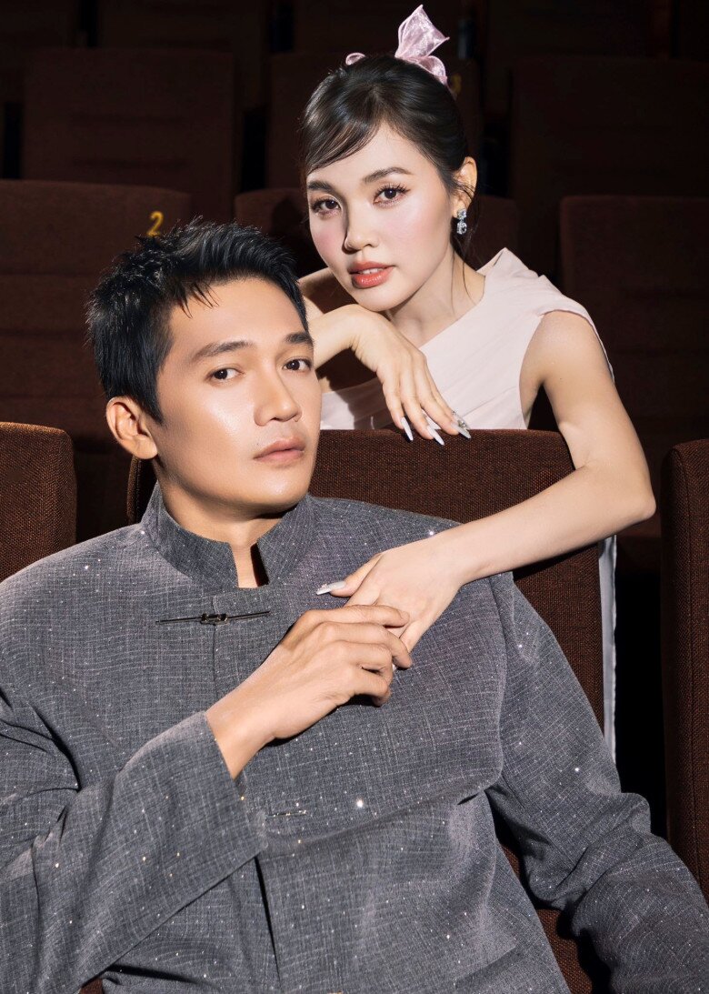 Quang Tuấn đưa hết cát-xê cho vợ, chỉ tập trung làm chuyên môn và hoàn toàn tin tưởng vào bàn tay lo toan nhà cửa của bà xã.
