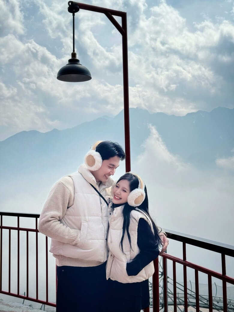 Sau khi công khai, cặp sao thoải mái thể hiện tình cảm, chia sẻ nhiều hình ảnh bên nhau.