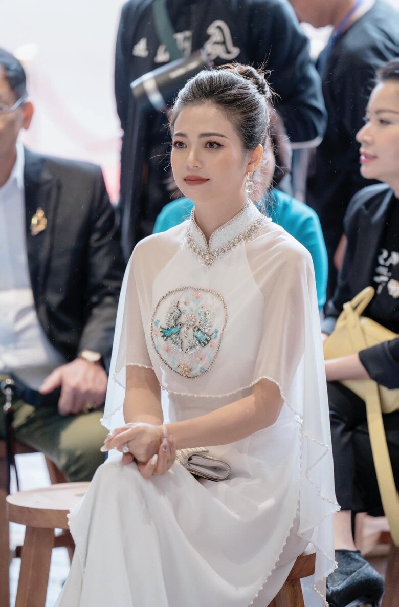 Nhớ về tình yêu tuổi 18, Kiều Anh muốn có một người yêu mình vô điều kiện.