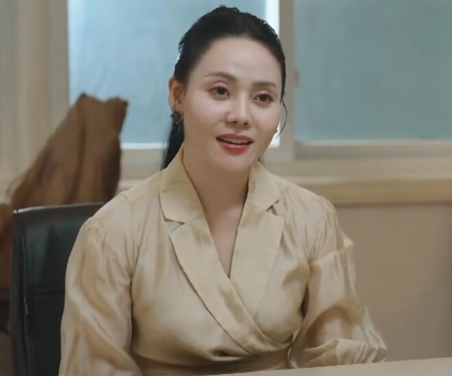 Tạo hình vai Mỹ Trinh do Huyền Trang đảm nhận trong phim Lằn Ranh.