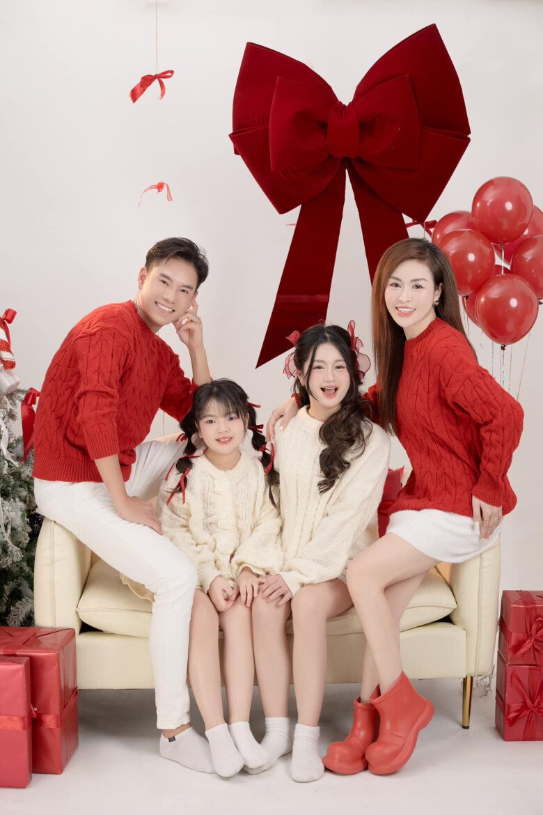 Gia đình hạnh phúc của Minh Hoàng - Kim Ngân.