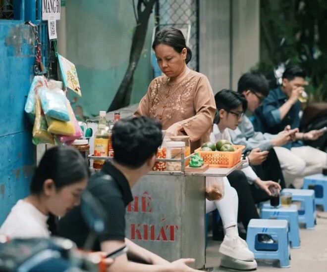 Việt Hương trong vai bà Hậu phim Cục Vàng Của Ngoại.