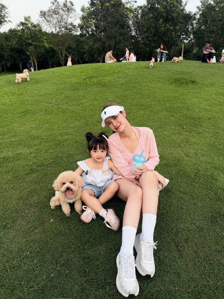 Bé Winnie được bố kỳ vọng sẽ nối nghiệp làm nghệ thuật.