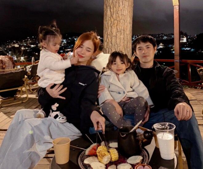 Gia đình Đông Nhi và Ông Cao Thắng tận hưởng kỳ nghỉ cuối năm tại Đà Lạt.