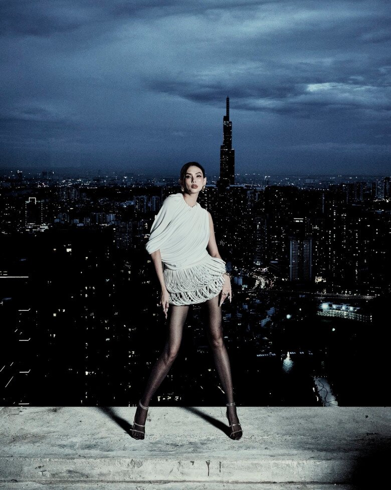 Võ Hoàng Yến là “chân dài” Vbiz được “săn đón” dù đang là mẹ bỉm sữa.