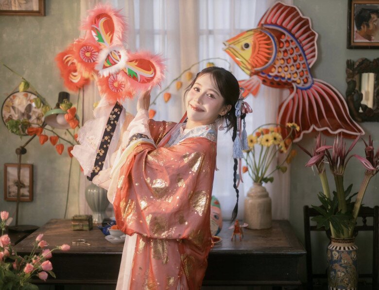 Nữ YouTuber là “hiện tượng mạng” đình đám với doanh thu bạc tỷ.