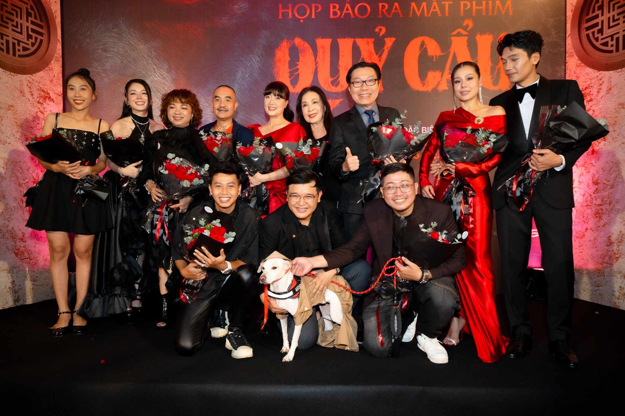 Chú chó tên Bình Dương được Kiều Linh cưu mang, từng tham gia đóng phim “Quỷ cẩu”.