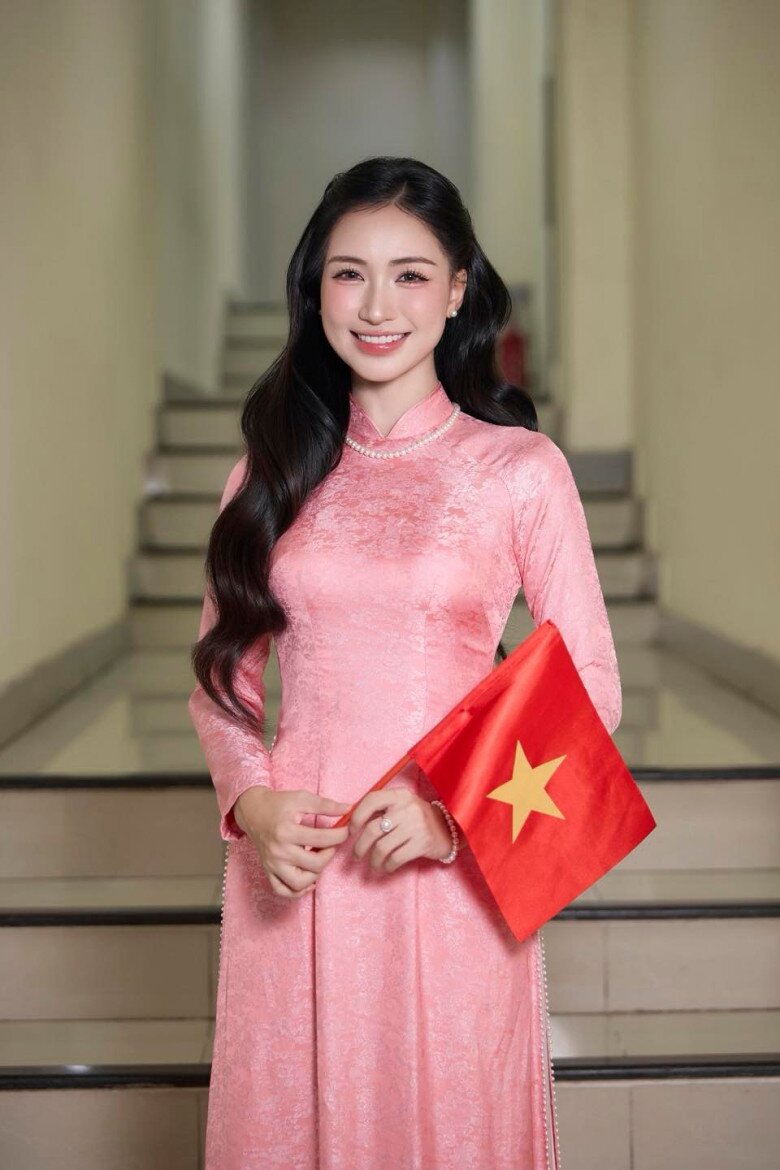 Nữ ca sĩ từng vay tiền quản lý để làm từ thiện.