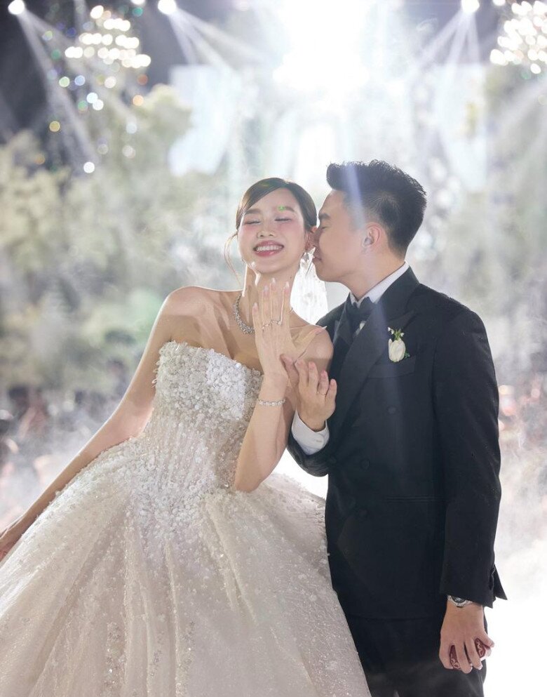 Nàng hậu được lòng gia đình chồng doanh nhân.