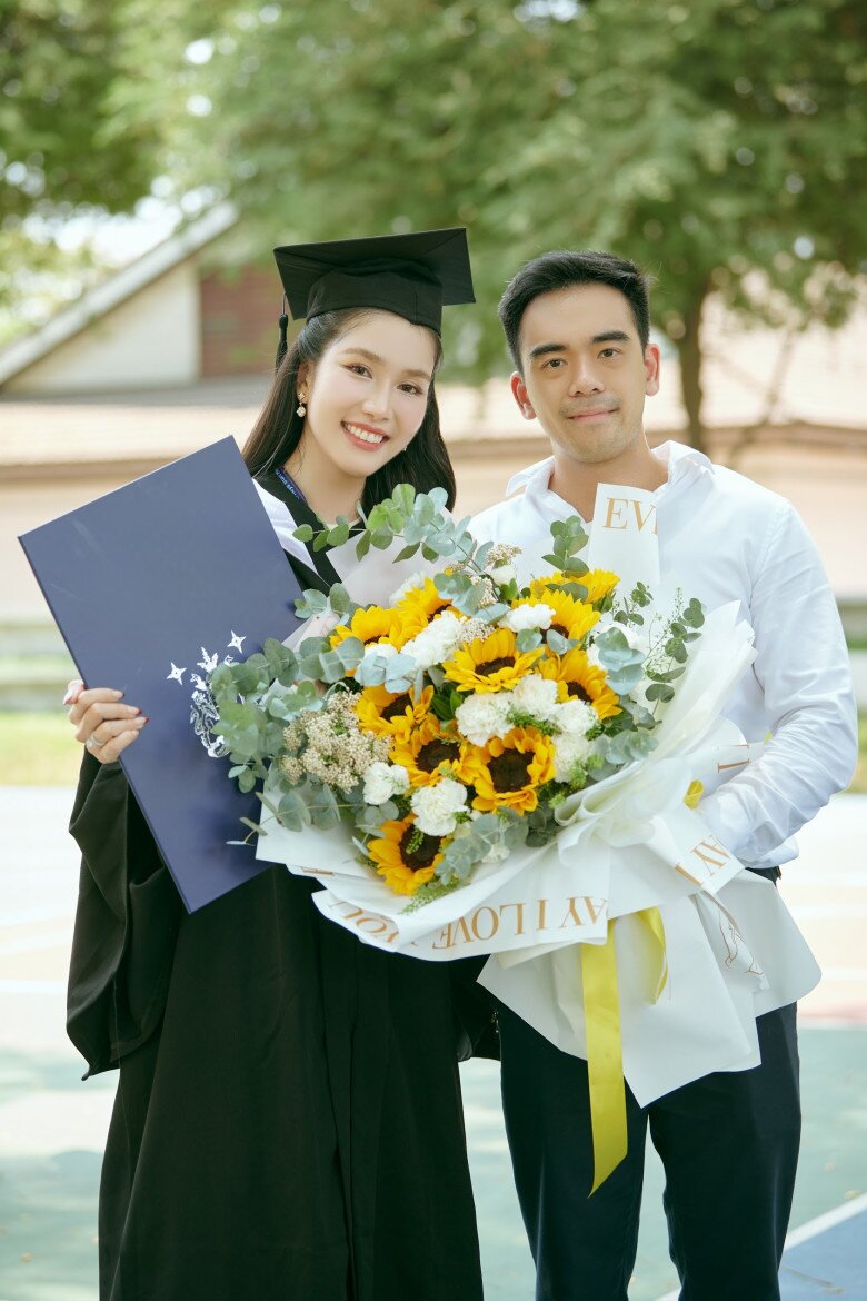 Phương Anh có cuộc sống viên mãn bên chồng là Tiến sĩ.