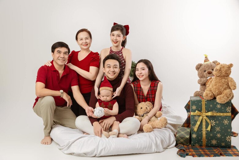 Nàng hậu được gia đình ủng hộ xây dựng sự nghiệp, theo đuổi con đường học vấn.