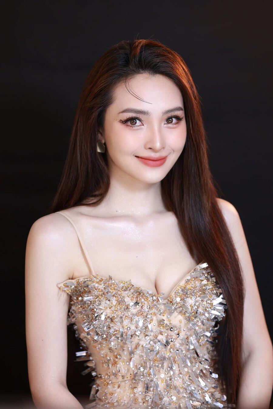 MC Mù Tạt có hơn 10 năm công tác tại VTV, là 1 trong những gương mặt dẫn chương trình 9X nổi tiếng.