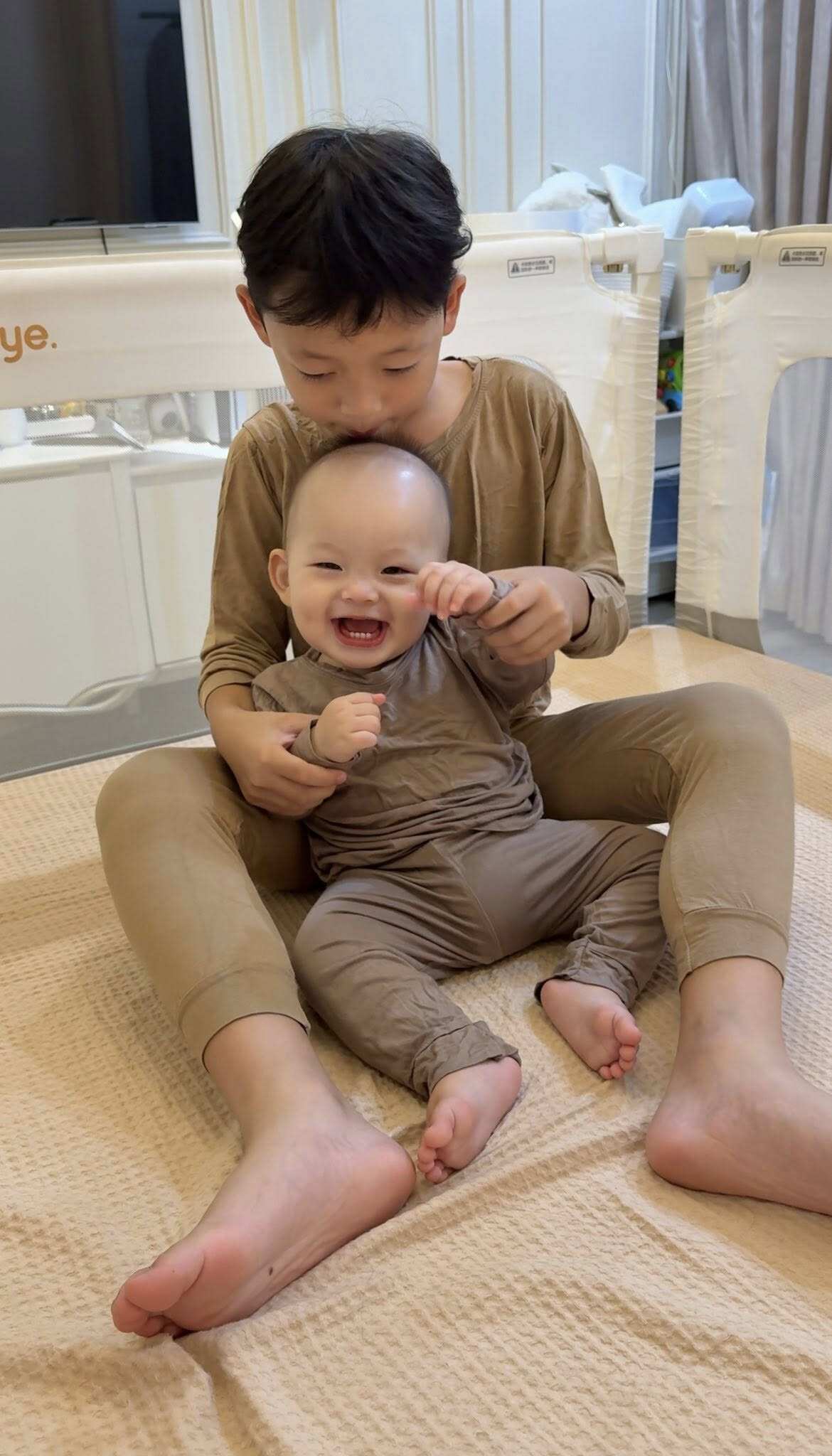 Sự gắn kết của 2 con khiến Ly Kute cảm thấy hạnh phúc.