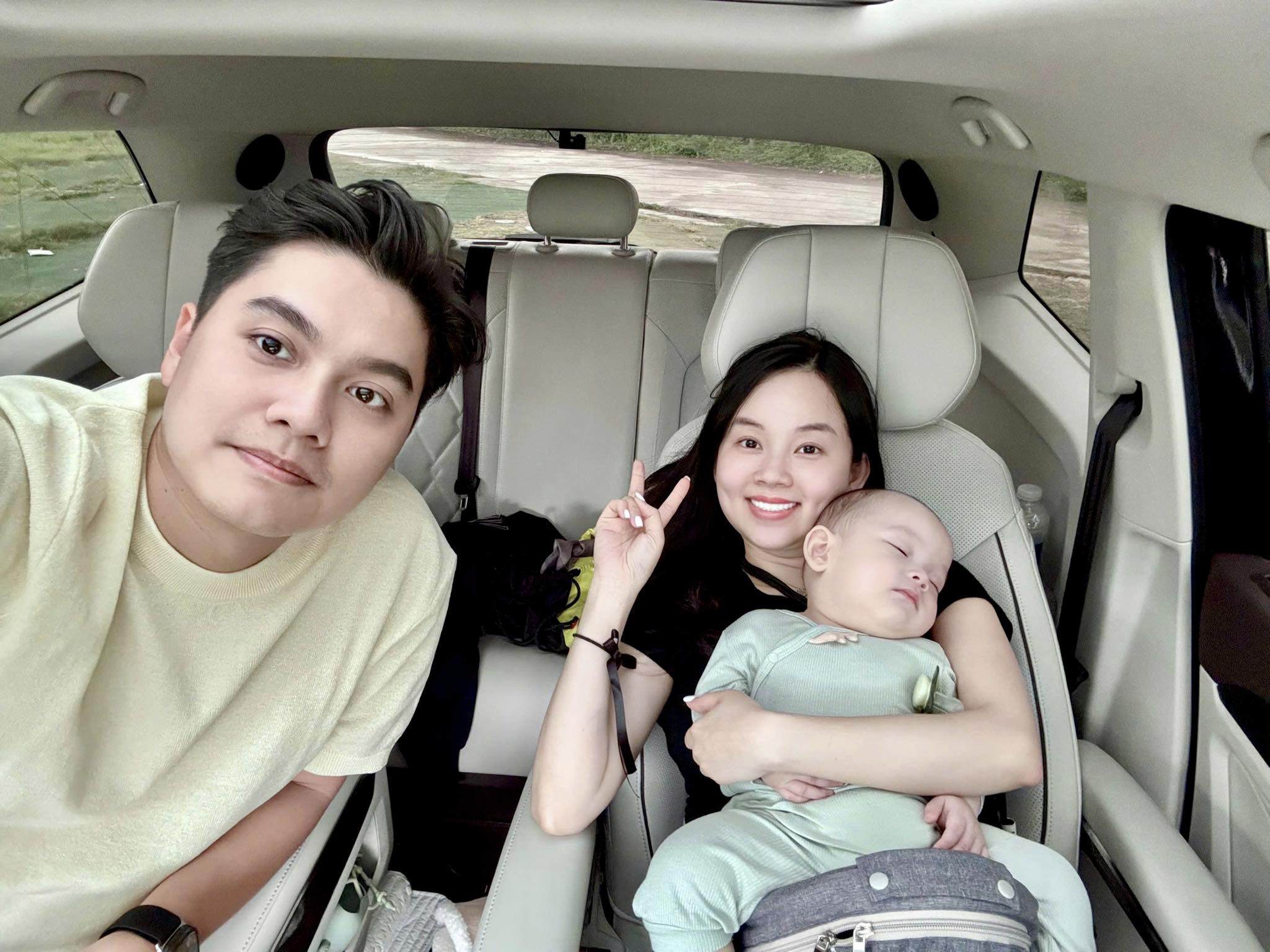 Ly Kute hạnh phúc đón con chung với Ngọc Sơn vào năm 2024.