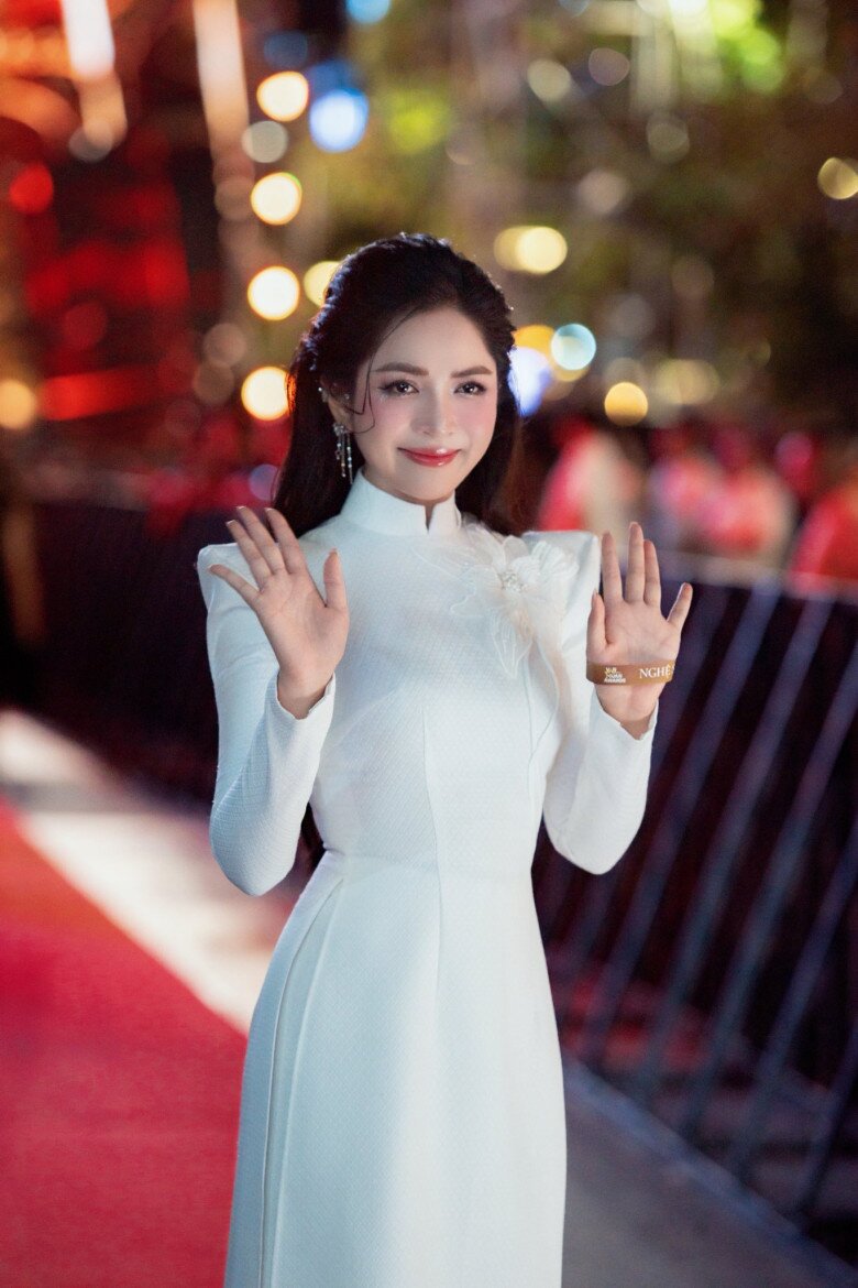 Nữ ca sĩ cho biết bản thân đổi đời nhờ hiệu ứng từ ca khúc.