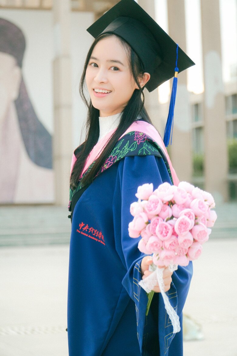 Mỹ nhân 9X tốt nghiệp Thạc sĩ ở trường danh giá tại Trung Quốc.