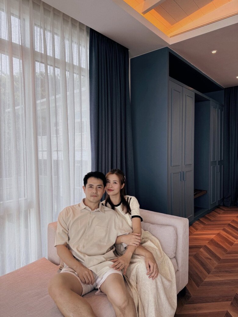 Đông Nhi có chuyện tình đẹp với Ông Cao Thắng, khiến nhiều khán giả ngưỡng mộ.