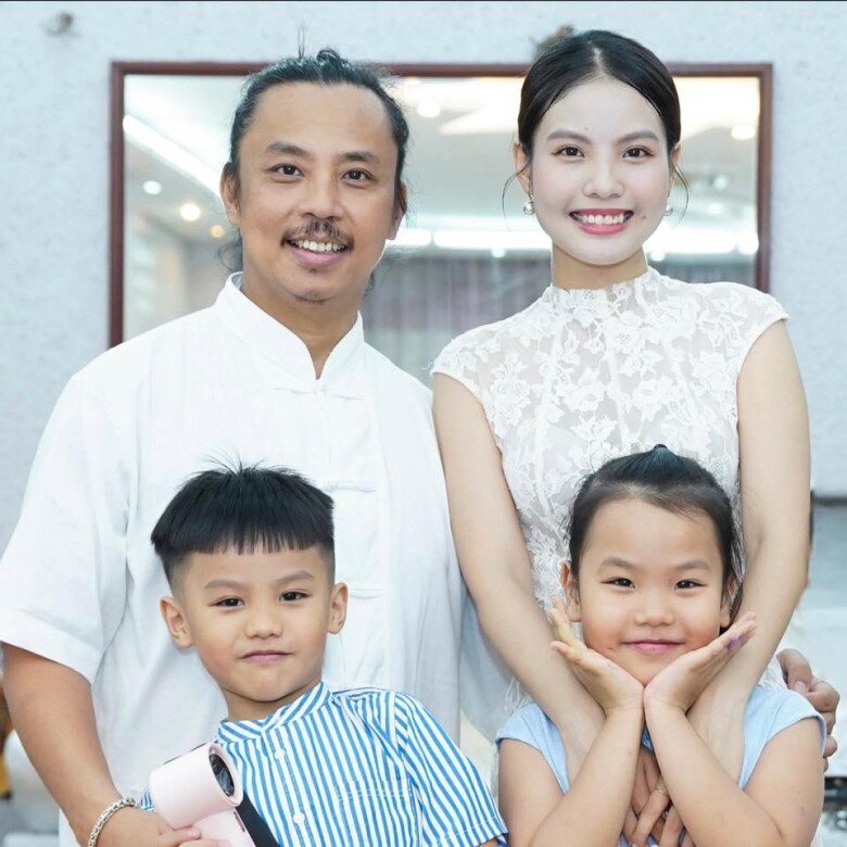 Chí Anh có cuộc sống viên mãn bên vợ con.