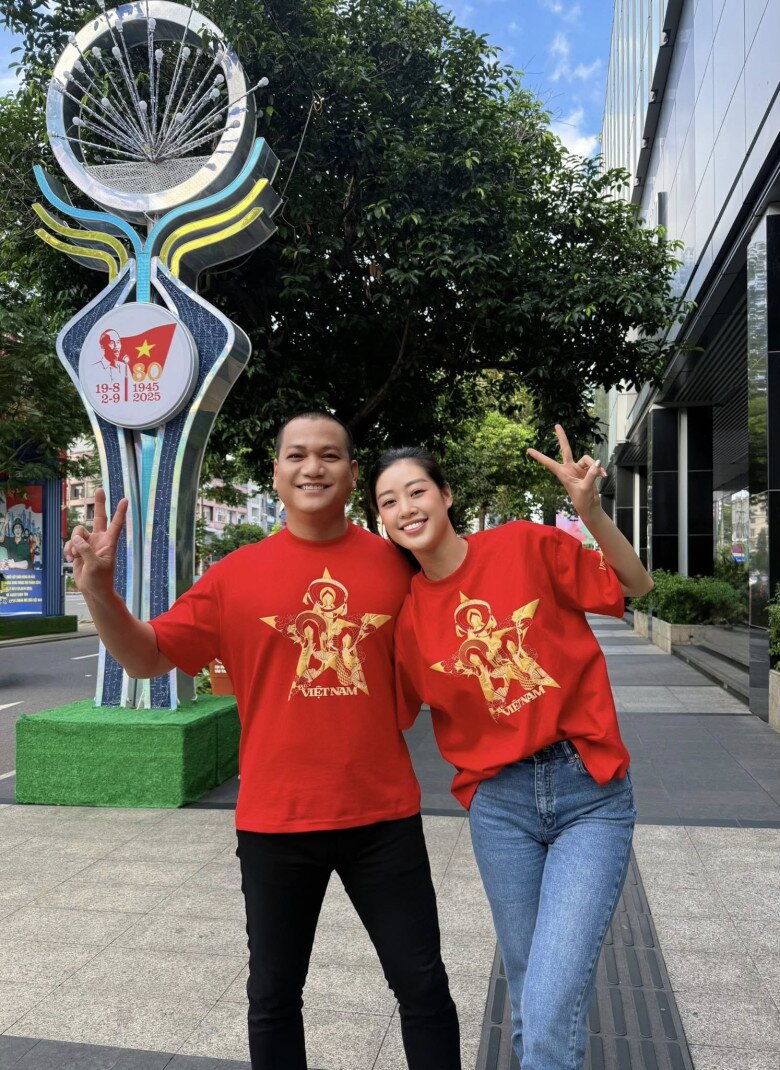 Chuyện tình chênh lệch 17 tuổi của cặp đôi nhận được sự quan tâm.