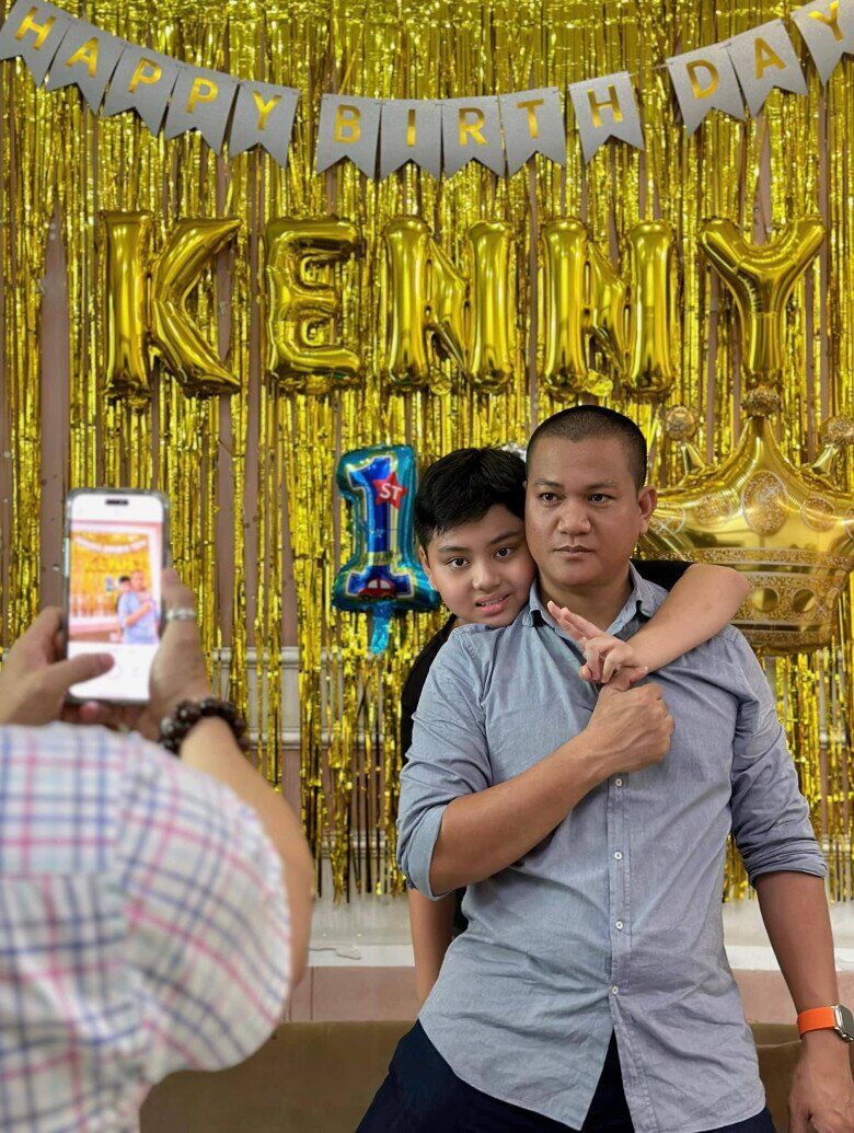 Nhiếp ảnh gia Nguyễn Long từng trải qua đổ vỡ và có 1 cậu con trai riêng.