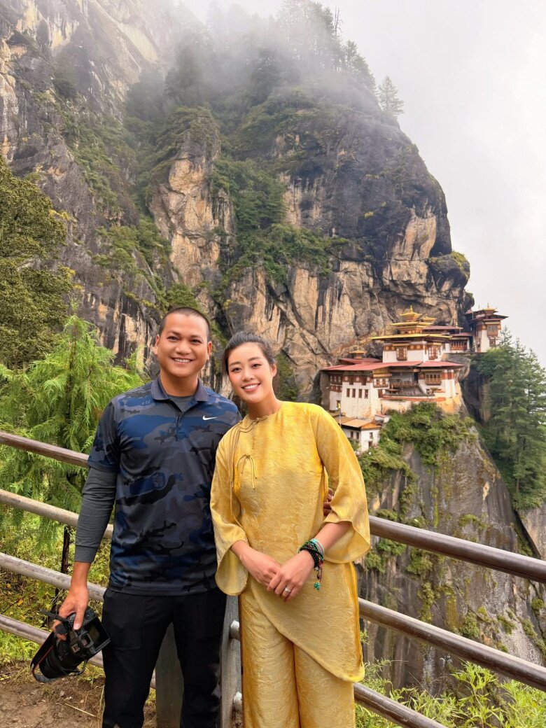 Nam nhiếp ảnh gia thừa nhận bản thân còn nhiều thiếu sót trước khi cưới Hoa hậu, luôn cố gắng để nửa kia cảm thấy hạnh phúc.