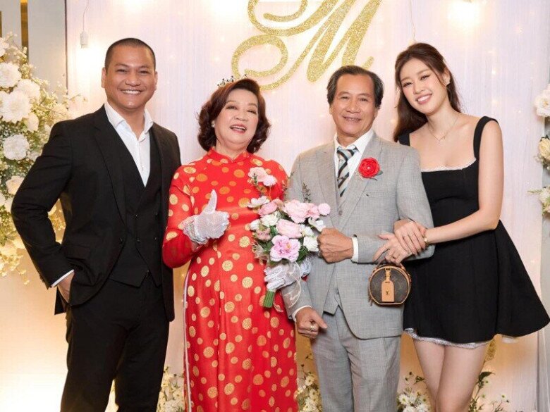 Nam nhiếp ảnh gia được lòng gia đình Hoa hậu Khánh Vân.