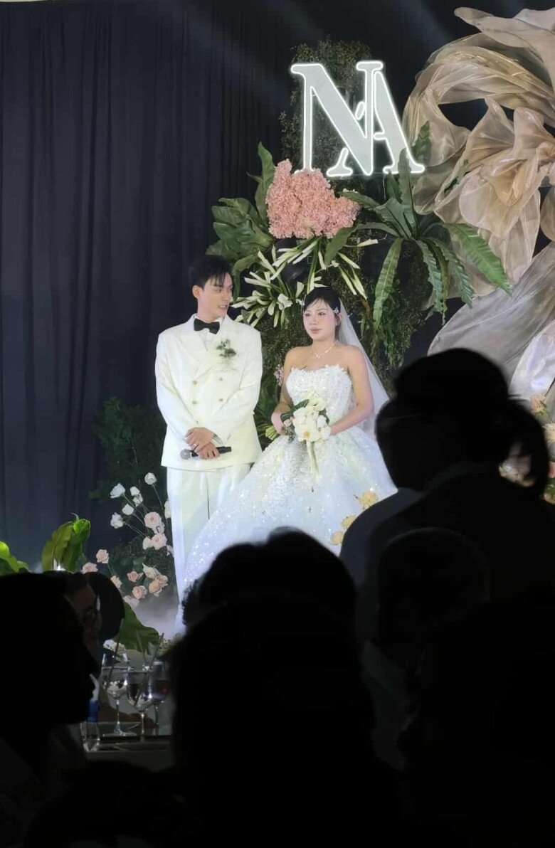 MC Đại An mang sính lễ “khủng” đến hỏi cưới Huỳnh Nhi.