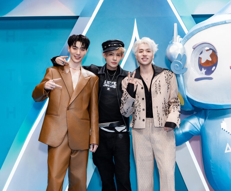 Dàn “anh trai” bị loại xuất hiện trên thảm đỏ đêm Chung kết.