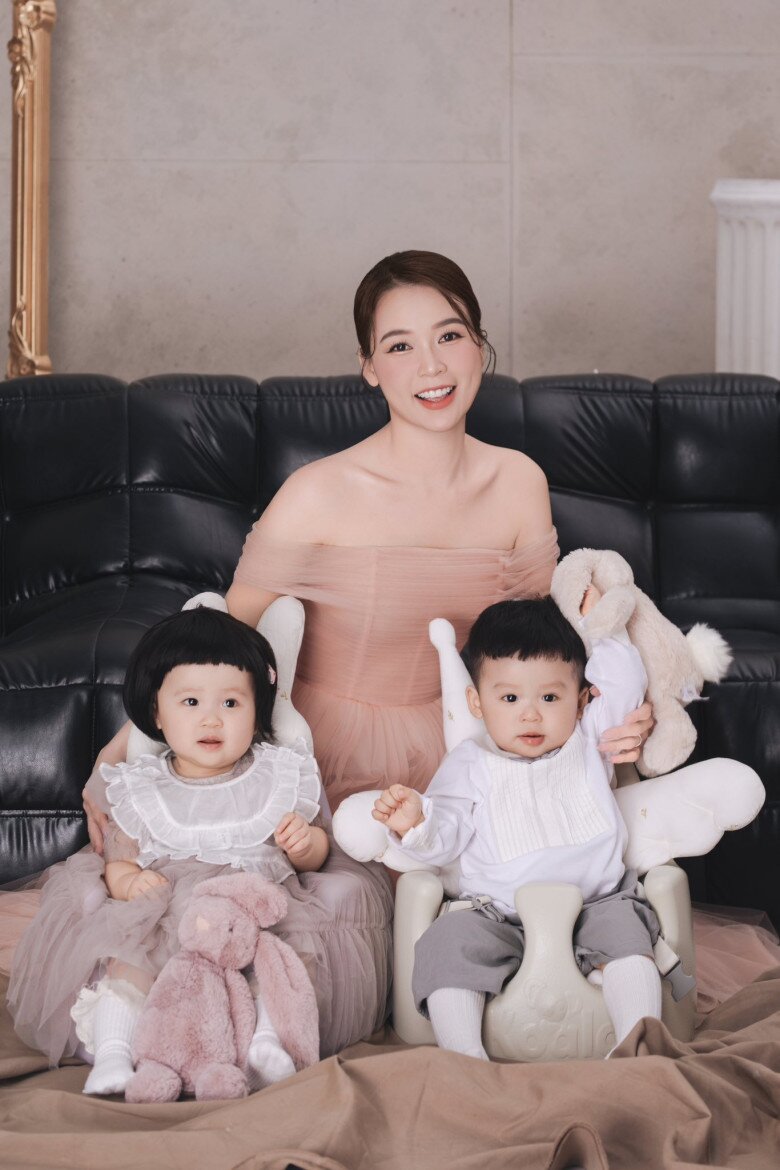 Vợ chồng Sam đã có 2 con song sinh “đủ nếp đủ tẻ”.