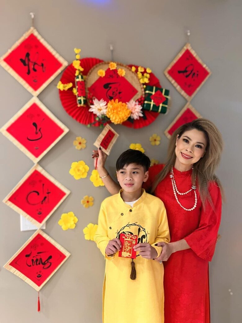 Con trai nuôi của Thanh Thảo năm nay đã 14 tuổi, có ngoại hình điển trai.