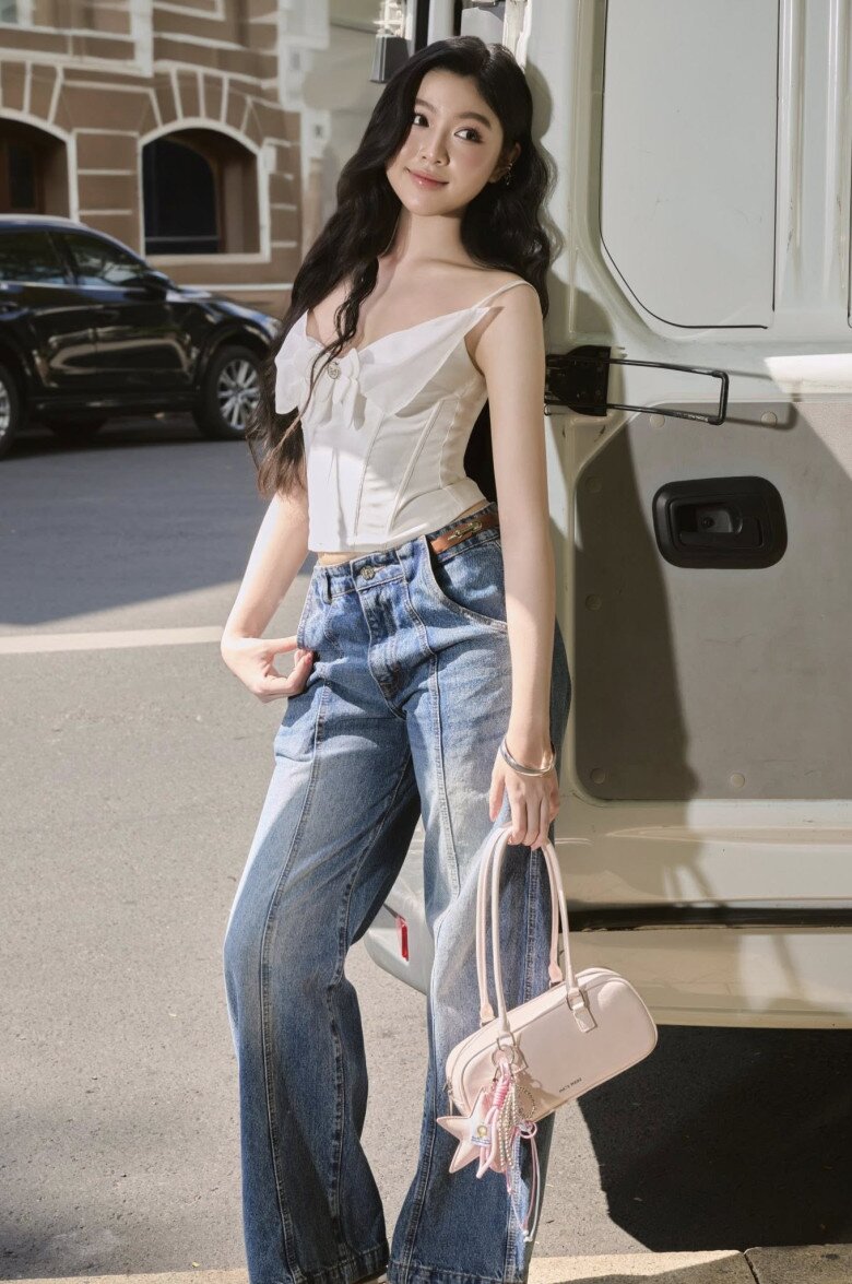 Không chỉ học giỏi, Lọ Lem còn khiến dân tình ngưỡng mộ vì sở hữu khối tài sản “khủng” ở độ tuổi còn trẻ.