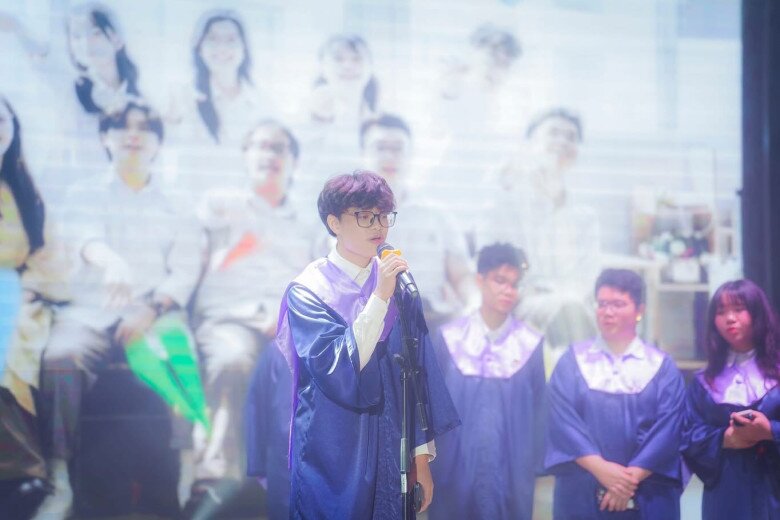 Con trai của NSND Xuân Bắc có thành tích học tập tốt và nhiều tài lẻ.