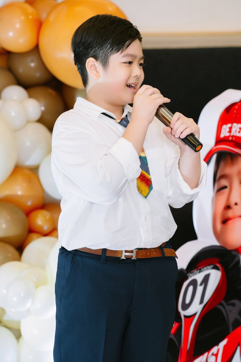 Con trai đầu lòng của nữ ca sĩ và chồng cũ.