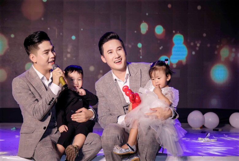 Cách dạy con của Thanh Đoàn và Hà Trí Quang được khen ngợi hết lời.