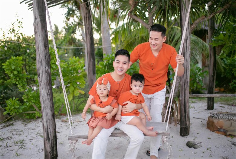 2 con chung đáng yêu chào đời tại Thái Lan của Thanh Đoàn và Hà Trí Quang.