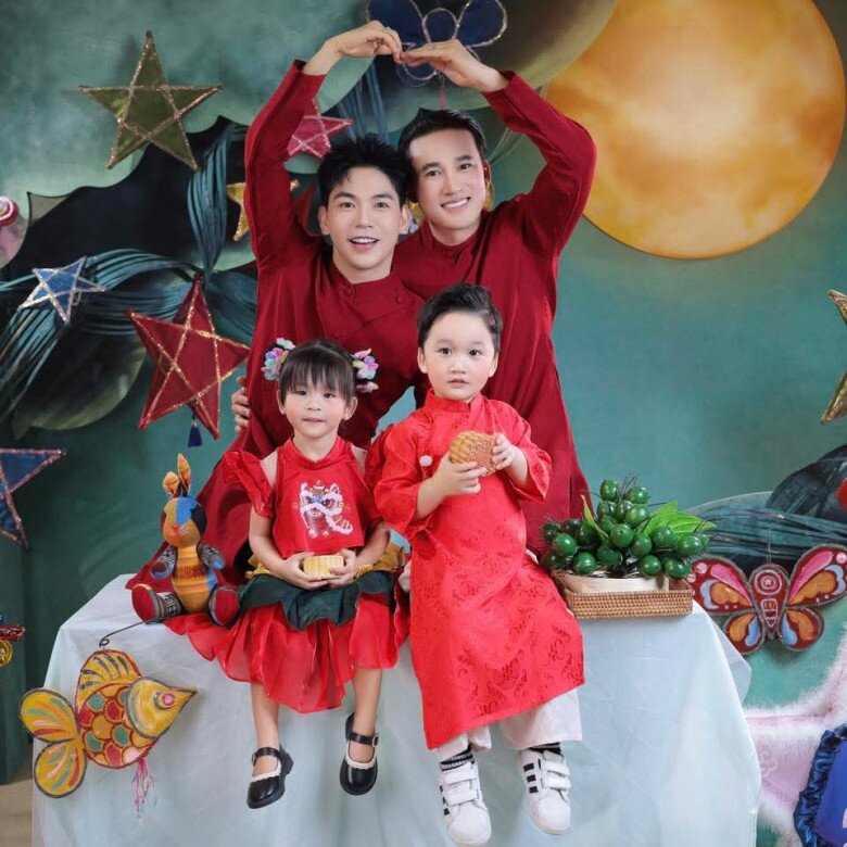 Gia đình hạnh phúc của Thanh Đoàn và Hà Trí Quang.